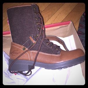 Levi boots